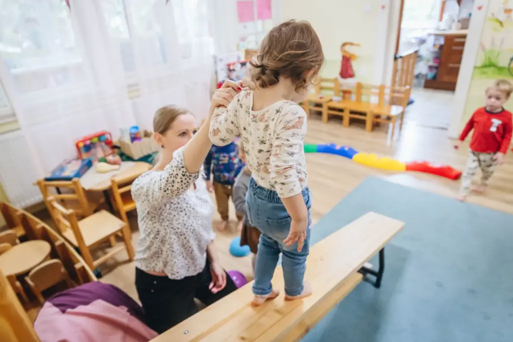 Bölcsődei torna és logikai játék